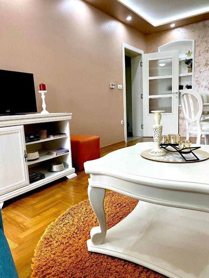 Apartman Diana Sremska Mitrovica Exteriör bild